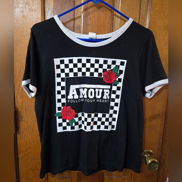 Black tee "Amour follow your heart" - Picture 1 of 9